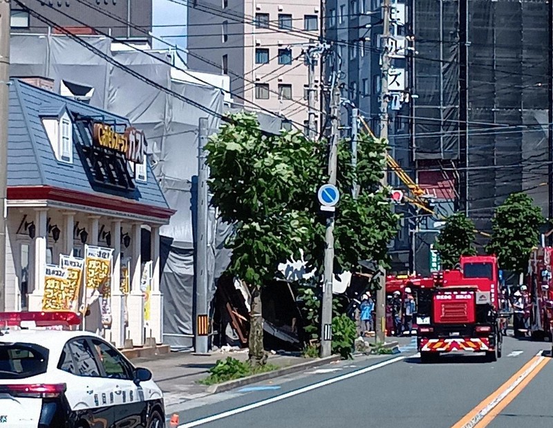 「『グゴゴゴゴー』とものすごい音」　2人意識不明　福岡・建物崩壊