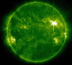 <1分で解説>太陽フレアで通信に影響恐れ 新警報システム稼働