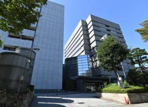 愛知の常勤講師を盗撮未遂容疑で逮捕 壁の隙間から撮影か