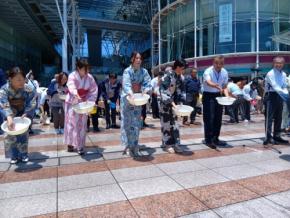 猛暑日の高松で打ち水イベント 園児ら200人が参加