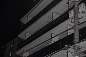 新宿マンション遺体　金属バット押収、凶器か　被害者の血液が付着