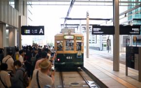 路面電車、JR広島駅ビル2階に高架で乗り入れ　全国初　被爆電車も