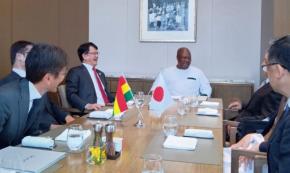 ガーナ大統領が日本の官僚と12年ぶり「同窓会」　実は元大使館員