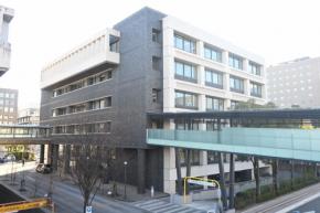 校内廊下で殴る蹴るの暴行動画拡散、大分の市立中学か　県警が調査