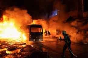 シリア北部で衝突、14万人退避 死傷者も 暫定政権とクルド人勢力