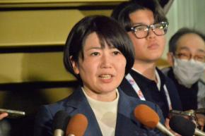 「丁寧に信頼回復を」　前橋市長に小川氏、ホテル問題で出直し選