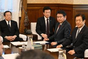 自民、施政方針演説の日程示さず 冒頭解散の見方強まる