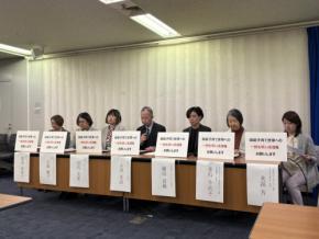 子どもの貧困対策を拡充、回答の全党が賛成　十分な踏み込みは？