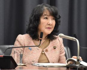 片山財務相「教科書に書いてあること」　高市首相の「ほくほく」発言