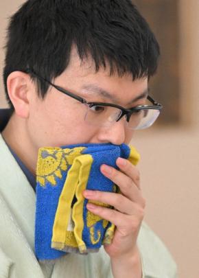 永瀬九段、藤井王将に勝利　2勝1敗でリード　王将戦第3局
