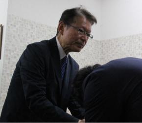 中道・長妻昭氏、東京27区で敗北確実　自民旋風にのまれ涙