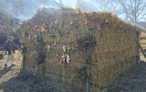 どんど焼きの「おこもり小屋」完成　無病息災願い　福岡・豊前