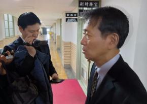 円高進む為替市場、財務官「一切ガードは下げていない」