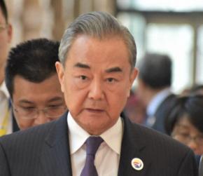 外務省、中国・王毅外相の発言「不適切」と指摘 台湾有事答弁巡り