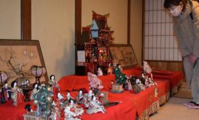 三重・伊勢の賓日館、長期休館前にひな人形展示　引き取り手も探す