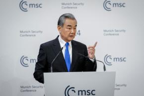 中国・王毅氏「イランの主権支持」　イラン・アラグチ外相と電話協議