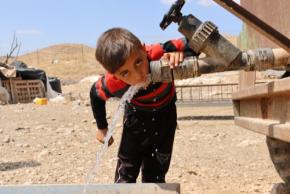 イラン戦闘で狙われ始めた「水」　中東で未曾有の人道危機も