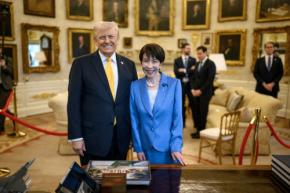 笑顔見せる高市首相、非公開場面も　米国が首脳会談の写真公開