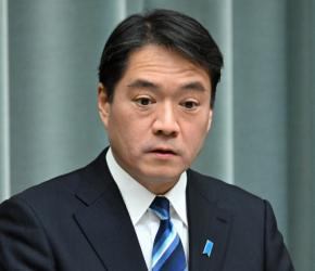 尾崎官房副長官、本予算「一日でも早く成立させる」 年度内断念