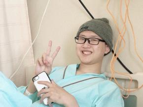 「生き様を知って」最期まで笑顔だった18歳 友人らが絵本に