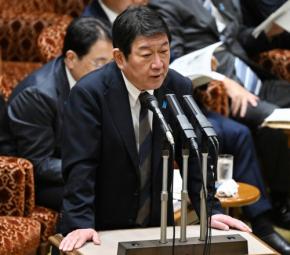 茂木氏、イランに船舶安全確保と日本人解放を要請　外相電話協議
