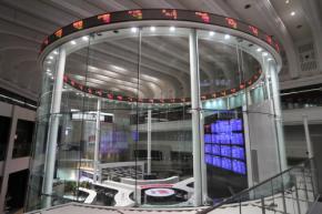 日経平均、一時2500円高 5.5万円台に 米イラン停戦合意で