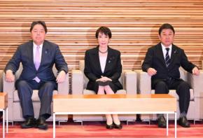 高市首相と片山財務相、赤沢経産相に注意 「利上げ選択肢」発言