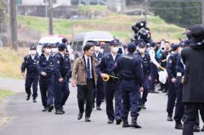 京都・南丹の男児遺体 府警、死体遺棄容疑で自宅を捜索
