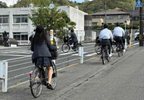 自転車のヘルメット着用を義務化　事故頻発　広島・美鈴が丘高