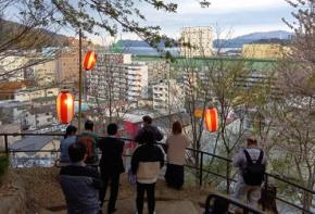 青森で震度5強、計2人けが 岩手で80センチの津波観測