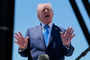 ホワイトハウス夕食会で爆発音 トランプ氏は退避