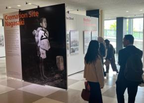 「焼き場に立つ少年」など　国連本部で原爆展　核の衝撃写真で