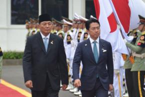 小泉防衛相がインドネシア国防相と会談　防衛協力拡大へ署名