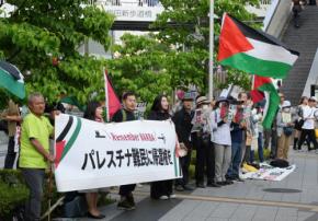 「虐殺やめろ」ナクバの日にガザ侵攻抗議　200人がデモ　大阪