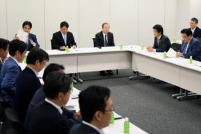 給付付き税額控除　当面は「給付」に一本化の方向性