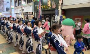 「さあ買うた!」門司みなと祭に30万人 バナナのたたき売りも