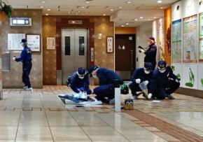 大阪・天王寺駅の地下街で「女性刺された」通報　男性2人逃走か
