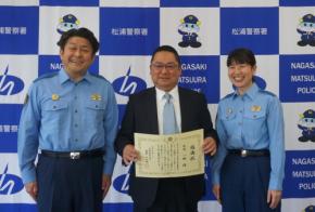 数分後に列車…車が線路で立ち往生　救った夫婦に感謝状　長崎