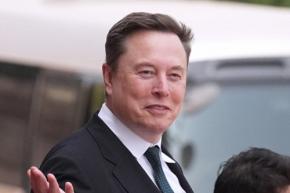 マスク氏、初の「兆万長者」に　スペースX上場で資産1兆ドル超へ