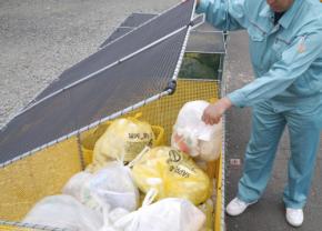 原油高で品薄に…札幌市が「指定外」ごみ袋で初の回収、混乱は