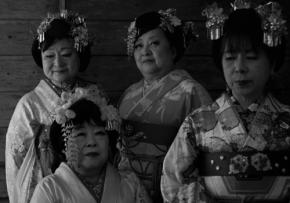 「なんちゃって舞子」　62～79歳の4人、地域に笑顔届ける理由
