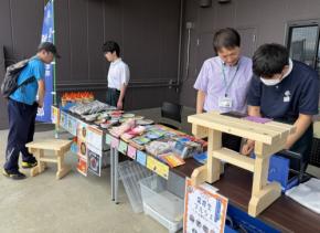 高校野球岩手大会会場で「高校生マルシェ」 木製ベンチなど販売
