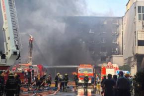 中国の靴工場で火災、28人死亡 習主席が原因究明「重要指示」