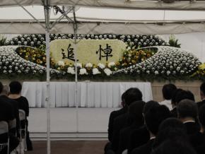 「もう7年、まだ7年」　京アニ事件、スタジオ跡地で追悼式典