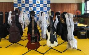 大音量でエレキギター7年以上、住民を不眠症に　疑いで61歳逮捕