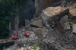 中国・重慶の土砂崩れ　死者11人、行方不明50人に　救助難航