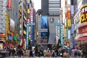買う金「体で稼げば」　高1少女に睡眠薬販売疑い　24歳再逮捕