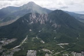「表層剝離」が広範囲で発生か　長崎・眉山の斜面崩落　熊本地震