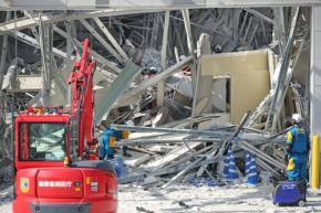 熊本地震の死者13人、心肺停止5人　イオンモールなどで救助続く