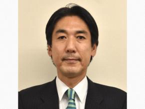 城内実経済財政担当相が靖国参拝　終戦の日